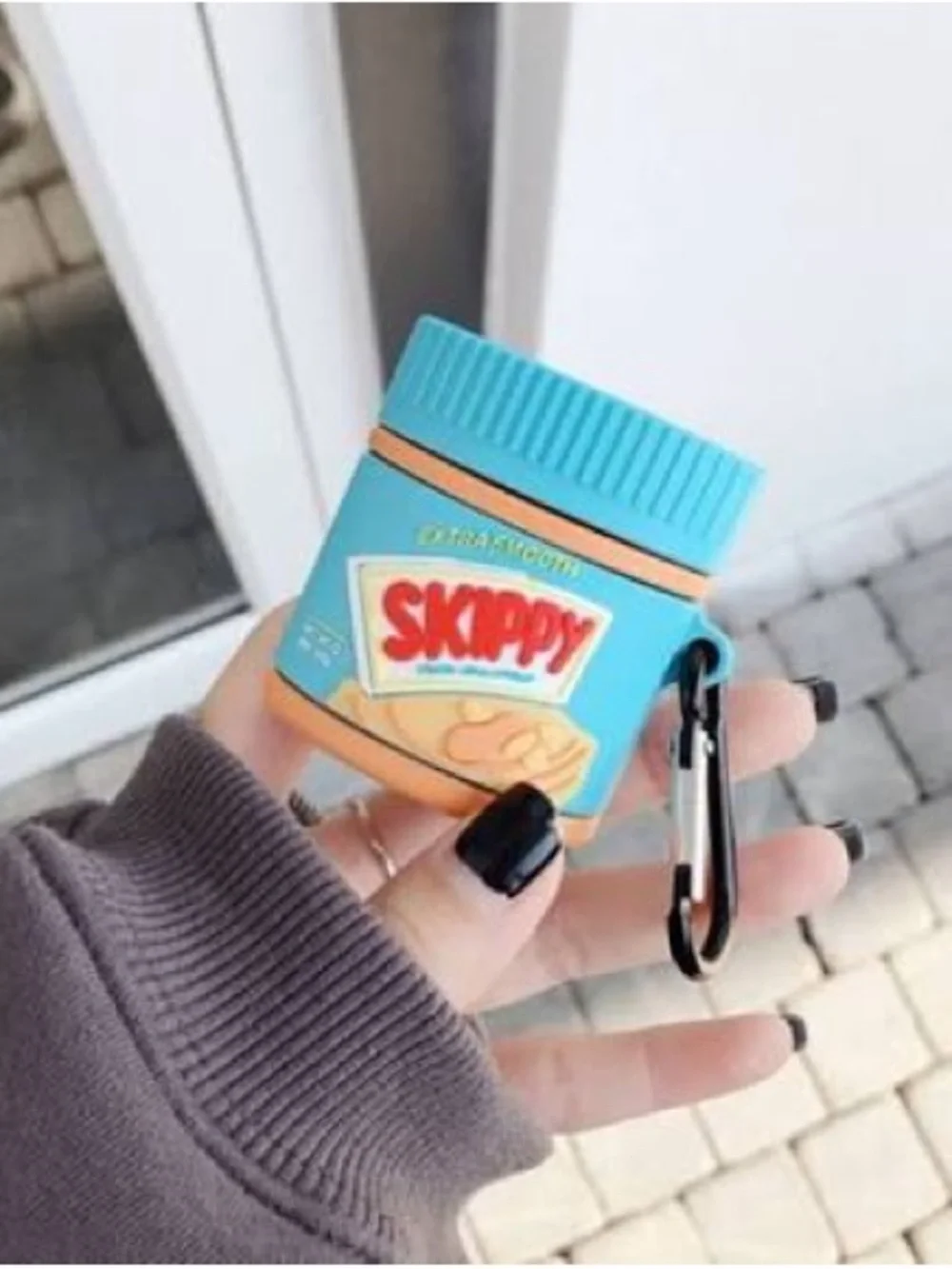 Skippy-Inspired Blue Silicone AirPods Case with Carabiner